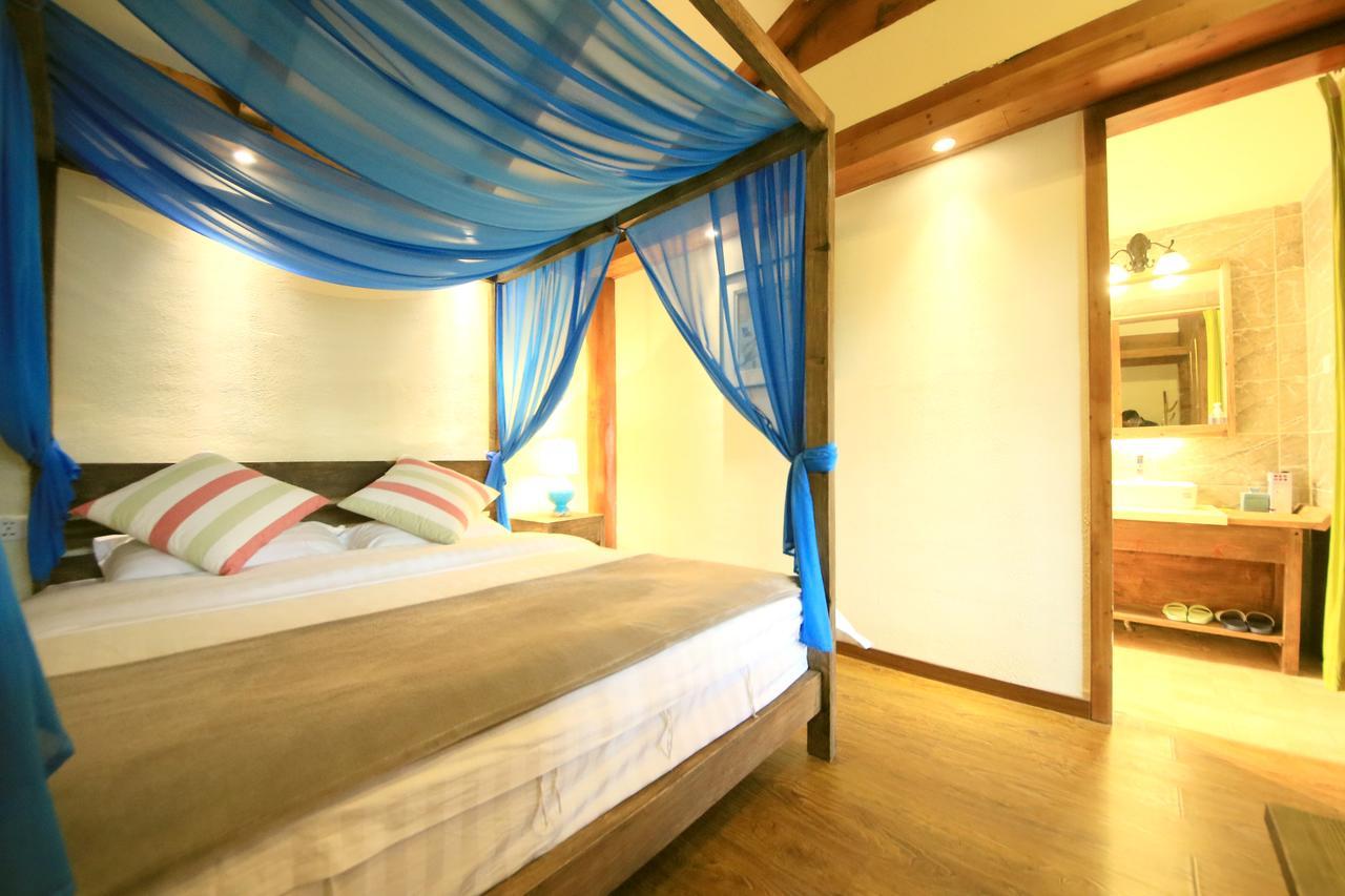 Peter Goullart Boutique Inn Лицзян Экстерьер фото